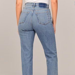 Abercrombie - Curve Love Ankle Straight Ultra High Rise - 27 / 4R